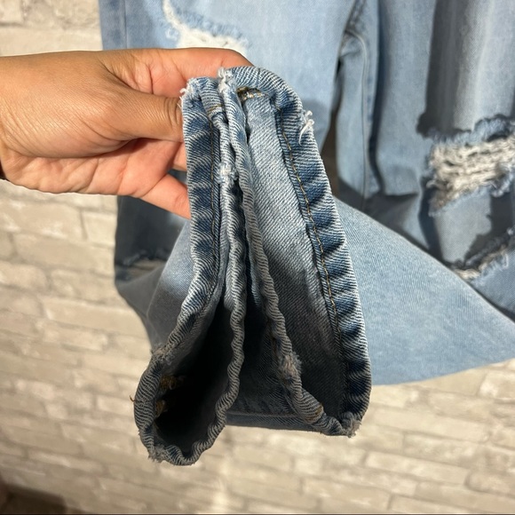 RSQ Jeans Womens 11/30 Soho Boyfriend Distressed Mom Jeans Button Fly Light Wash - Picture 6 of 9